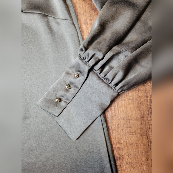 H&M button cuff satin shift dress - Picture 2 of 8